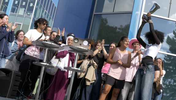 FLCE a remporté la coupe aux Olympiades des Humanités 2025 !
